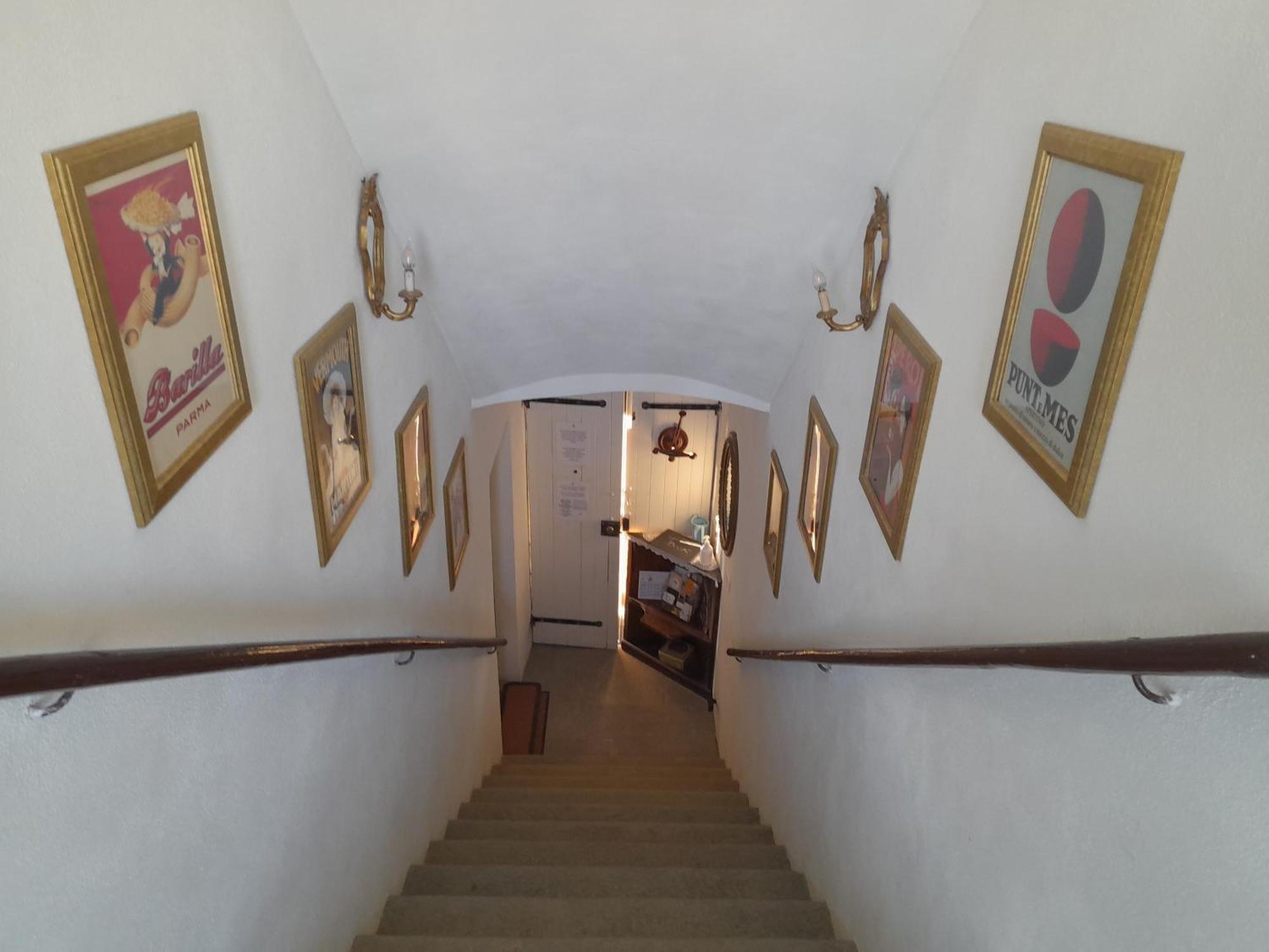 Madama Langa Country House Con Piscina Nelle Vigne Montelupo Albese Buitenkant foto