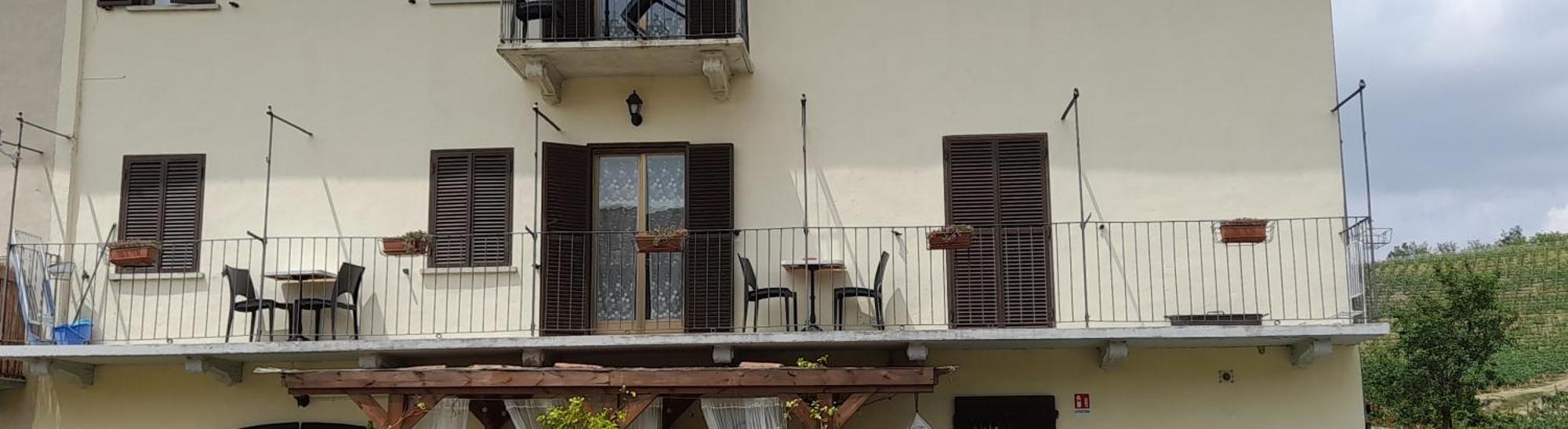 Madama Langa Country House Con Piscina Nelle Vigne Montelupo Albese Buitenkant foto
